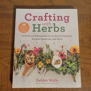 💚‎ Crafting with Herbs: Do-It-Yourself Book